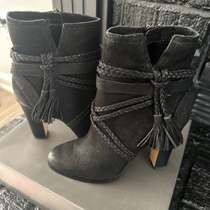 NWT Vince Camuto Cyndia Black Ankle Boots w/Braided Straps+Tassel Detail -Sz 9.5